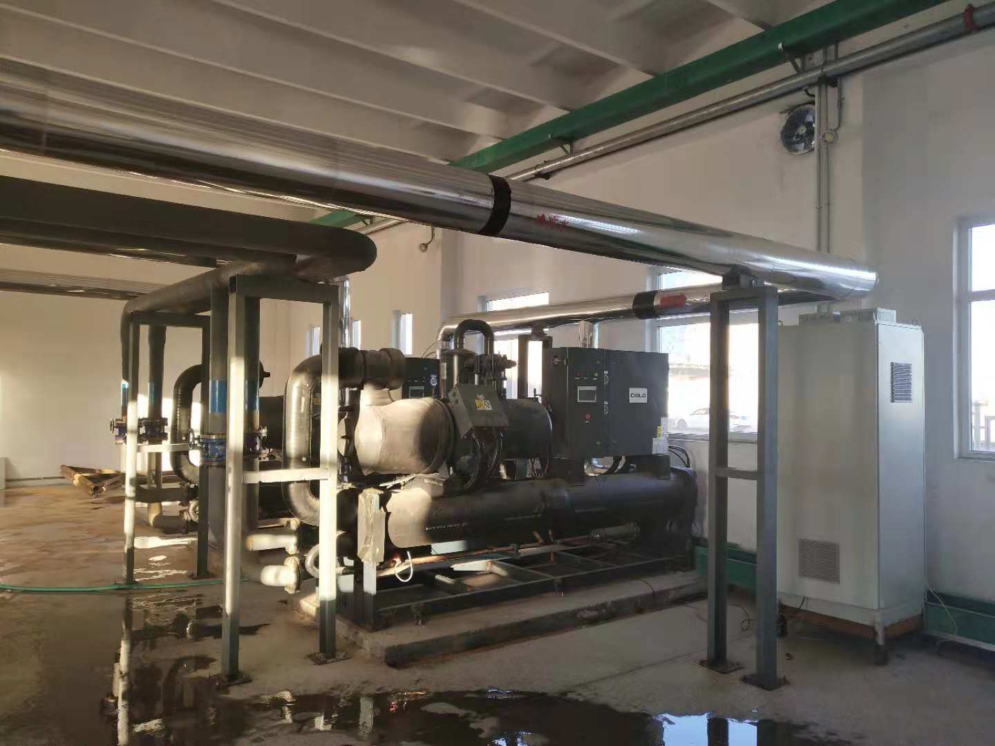河北化工公司訂購(gòu)庫(kù)德制冷零下15℃變頻低溫冷水機(jī)